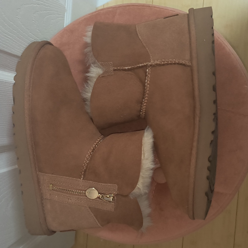 UGG Bailey Mini Zip Boots Size 7 - Picture 5 of 8